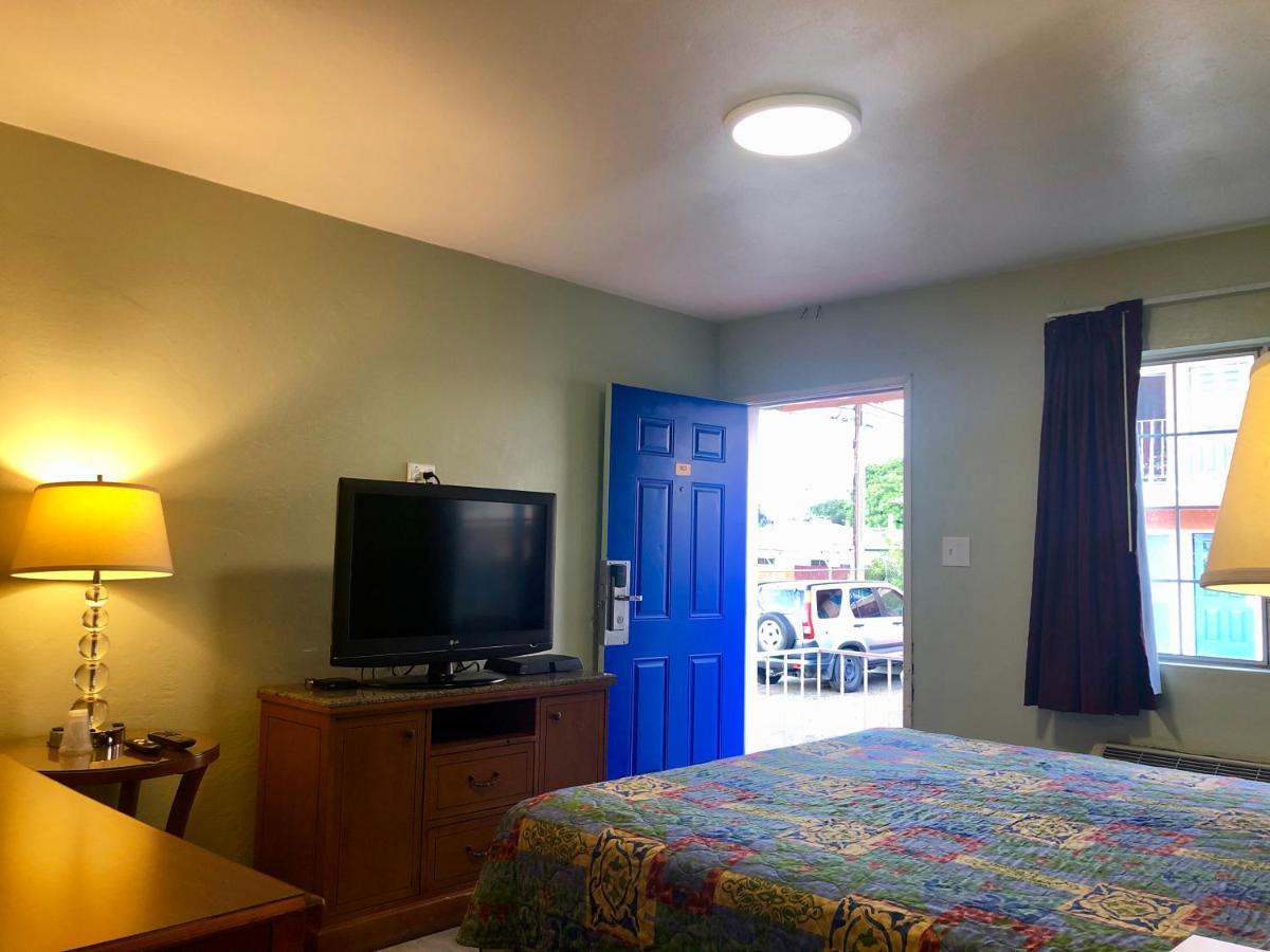 La Petite Rouge Motel San Diego Ngoại thất bức ảnh