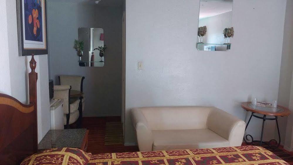 La Petite Rouge Motel San Diego Ngoại thất bức ảnh