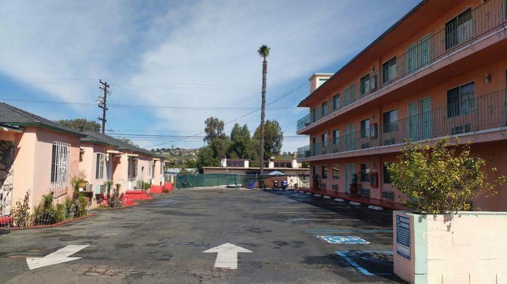 La Petite Rouge Motel San Diego Ngoại thất bức ảnh